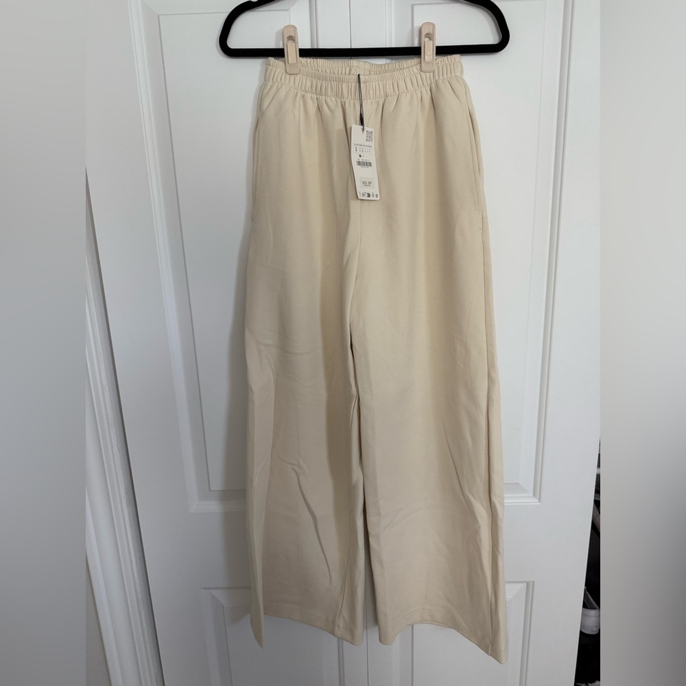 Zara Women’s Wide Leg Cream Pants